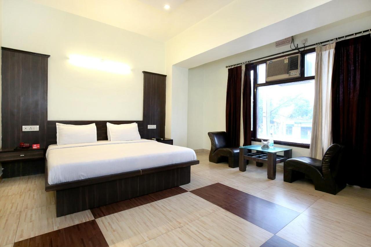 Oyo 9243 Trumpets Hotel Amritsar Bagian luar foto