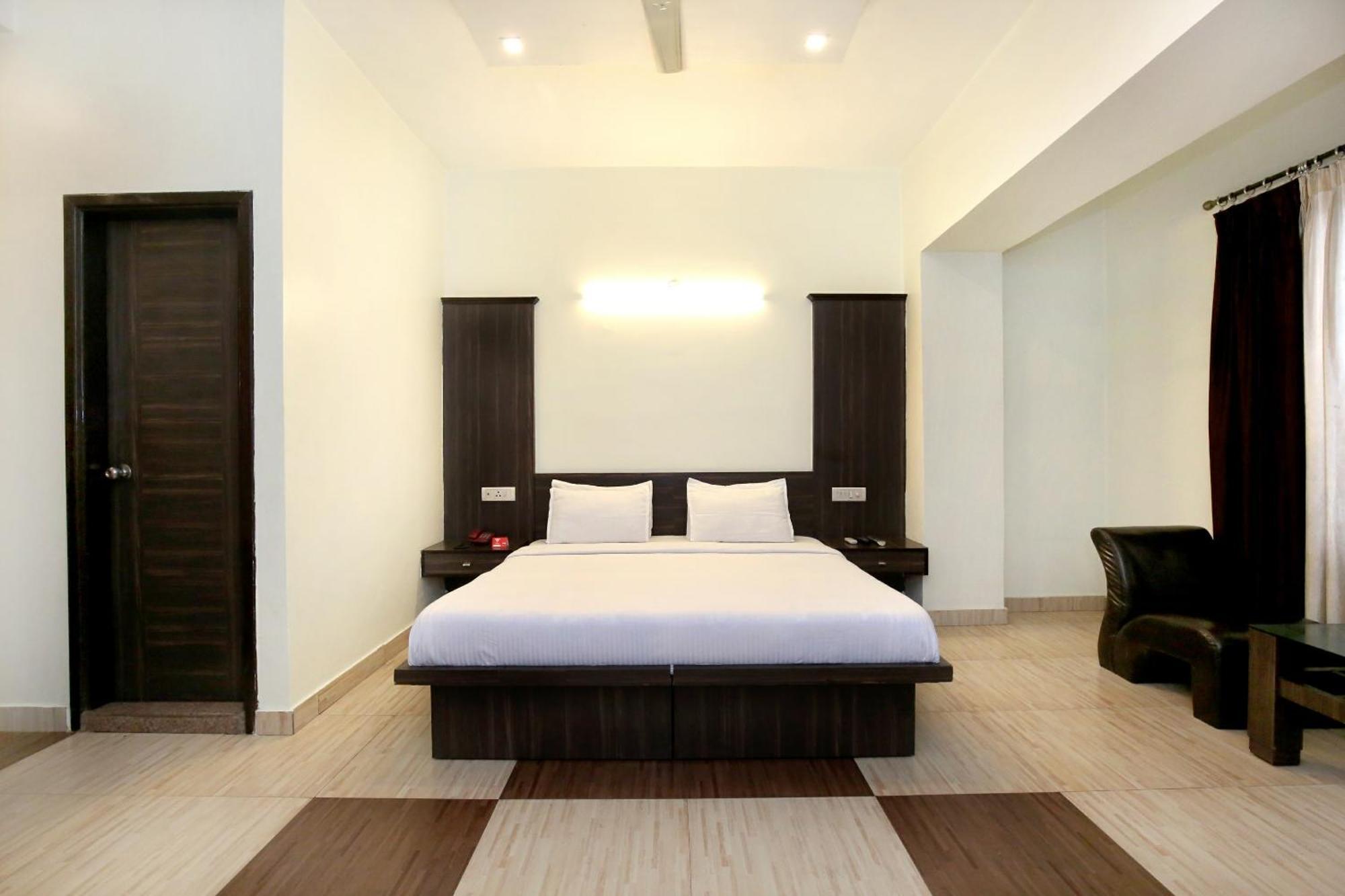 Oyo 9243 Trumpets Hotel Amritsar Bagian luar foto