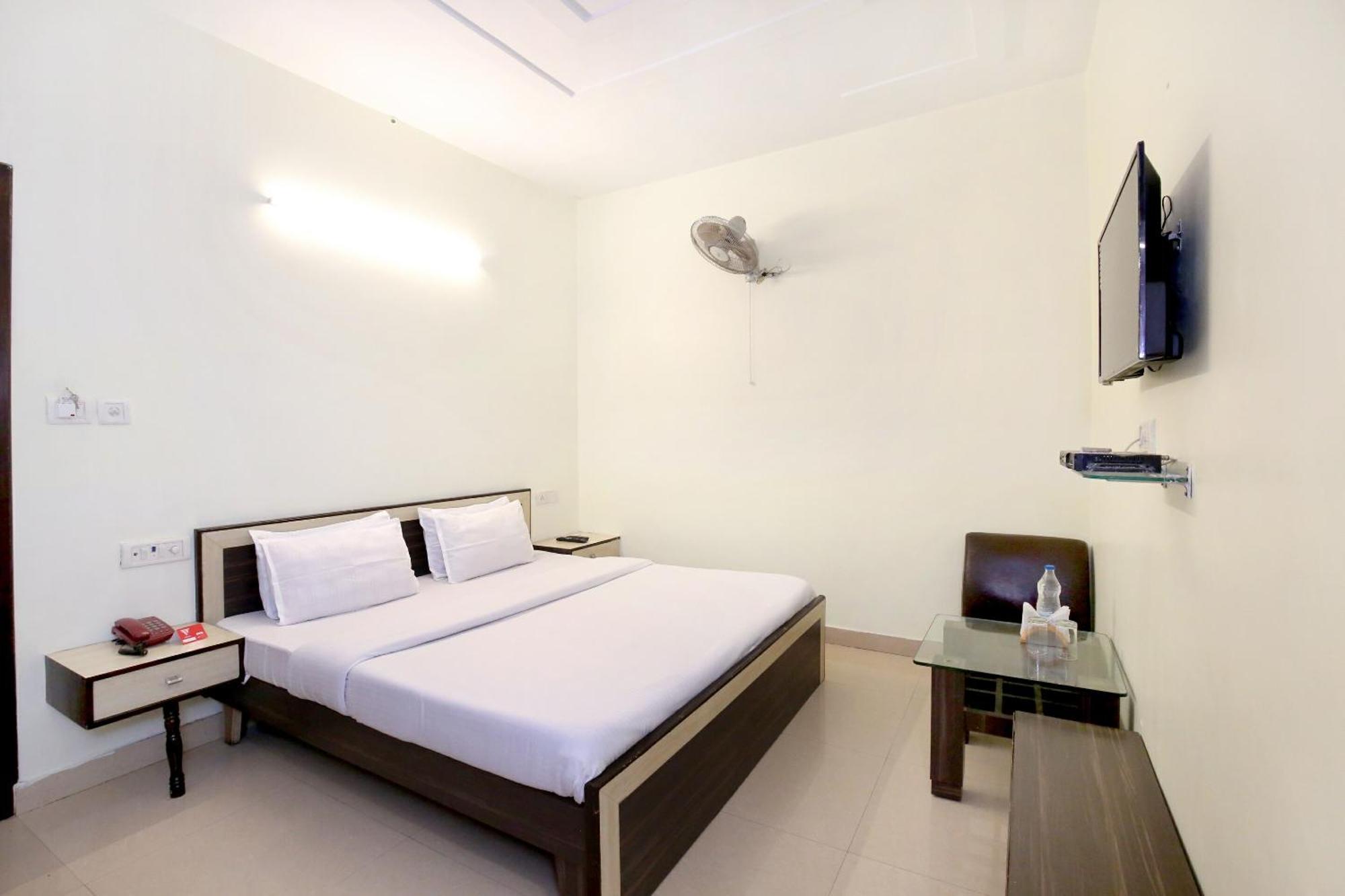 Oyo 9243 Trumpets Hotel Amritsar Bagian luar foto